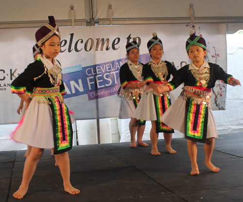 Paj Tawg Tshiab, Hmong Dance of Blooming Flowers, performed traditional Hmong dances in beautiful costumes at the 2016 Cleveland Asian Festival