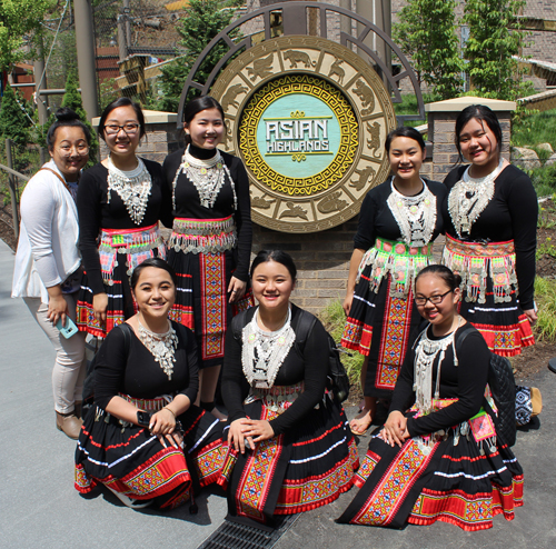 Paj Tawg Tshiab (blooming flower) traditional Hmong dance group  at Cleveland Metroparks Zoo