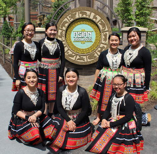 aj Tawg Tshiab (blooming flower) traditional Hmong dance group at Cleveland Metroparks Zoo