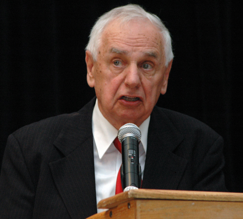 Gene Bak giving acceptance speech