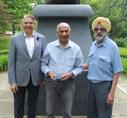 Sudarsha Sathe, Ramesh Shah and Paramjit Singh