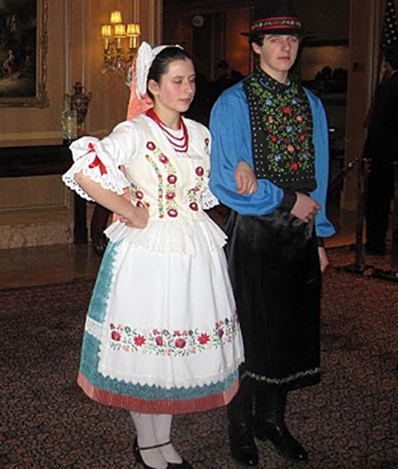 Hungarian Scouts in costume