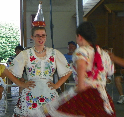 Traditional Hungarian Bottle Dance (Uveges)