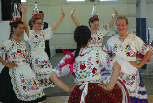 Traditional Hungarian Bottle Dance (Uveges)