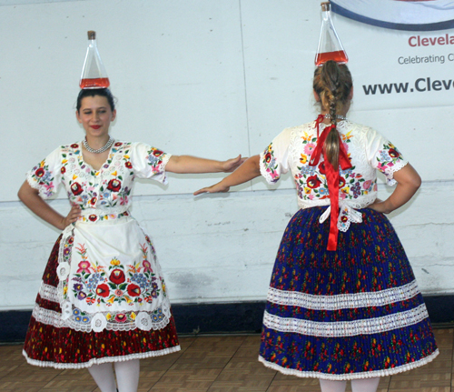 Traditional Hungarian Bottle Dance (Uveges)