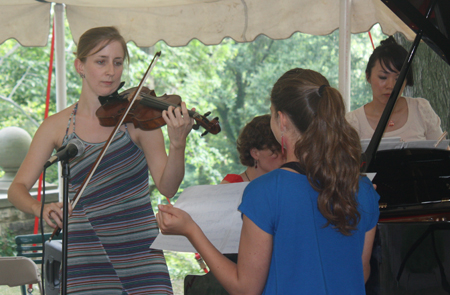 Chiara Fasani on violin