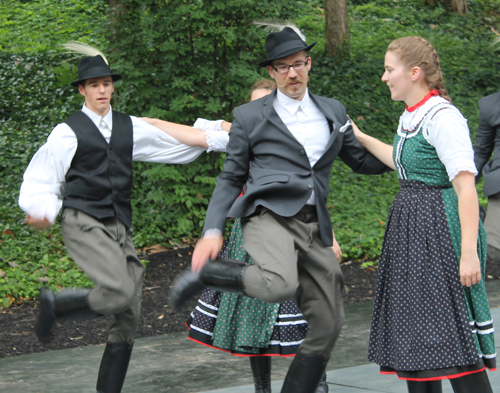 Cleveland Hungarian Scouts Folk Ensemble