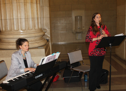 Vera Holczer and Jenny Magistrelli from the Aurora School of Music