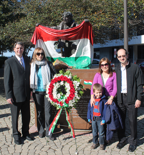 Posing with Hungarian Freedom Fighter statue