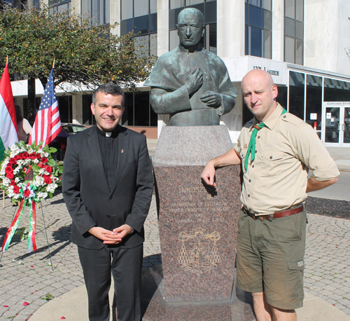 Cardinal Mindszenty statue