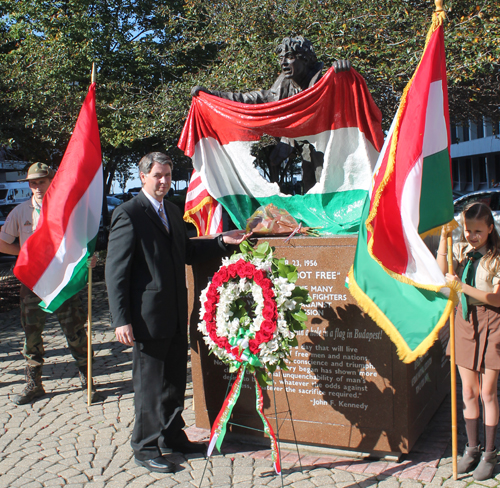 Posing with Hungarian Freedom Fighter statue