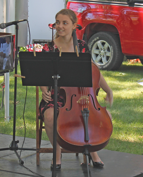 Rochelle on cello