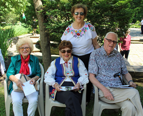 Marica Snavely, Carolyn Balogh and Jenny and Glenn Brown