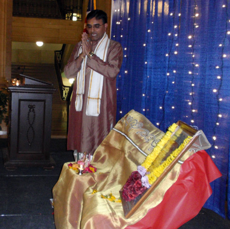 Pandit Joshi from Shiva Vishnu Temple