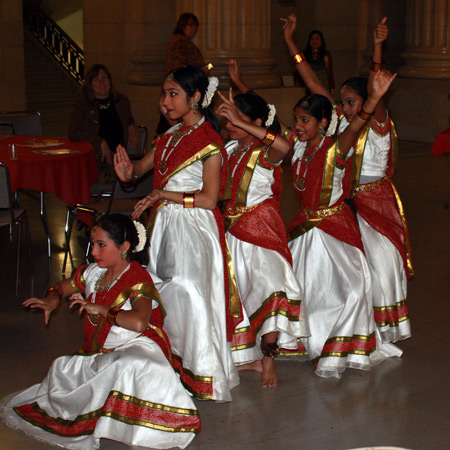 Rajarajeshwari Ashtakam dancers