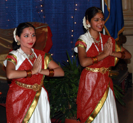 Rajarajeshwari Ashtakam dancers