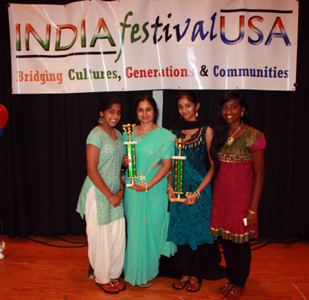 Mathangi Sridharan, Sujatha Srinivasan, Shriya Srinivasan, Mahima Venkatesh 