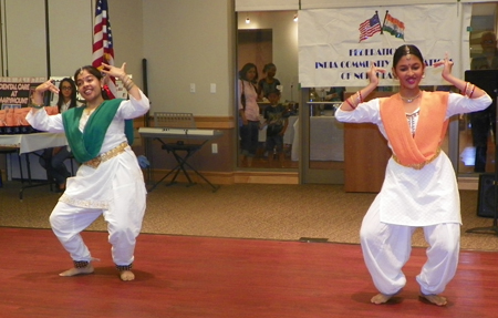 Miss Debolina Ghosh and her cousin Miss Subinita Hazra performed a traditional Indian dance