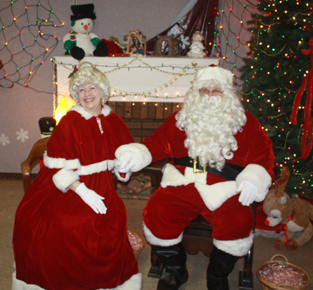 Mrs Claus and Santa Claus