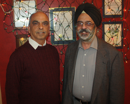Volunteers Satish Parikh and Paramjit Singh