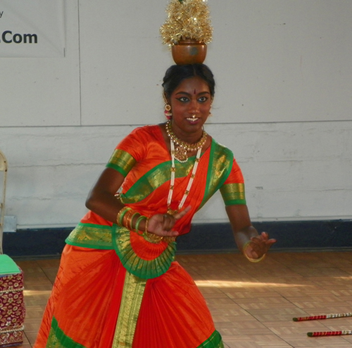 Mahima Venkatesh performed a traditional Indian Karagattam Dance