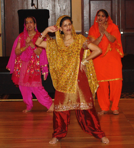 dancers from Punjab performed Giddha