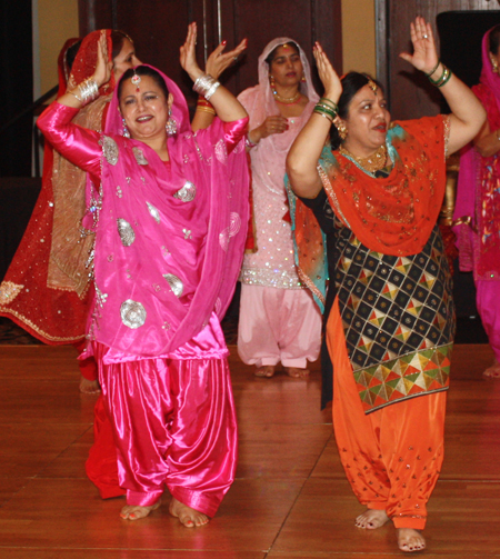 dancers from Punjab performed Giddha