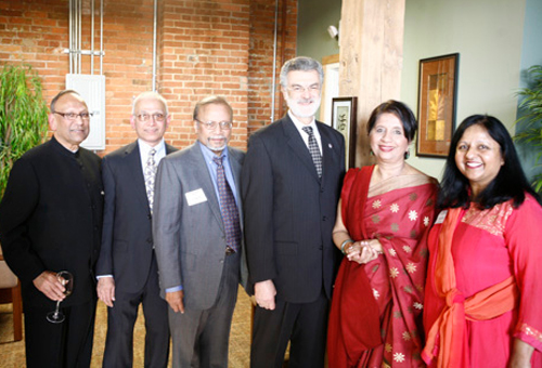 Chittaranjan Jain, Raj Pillai, Asim Datta, Mayor Frank Jackson, Ambassador Nirupama Rao and Radhika Reddy