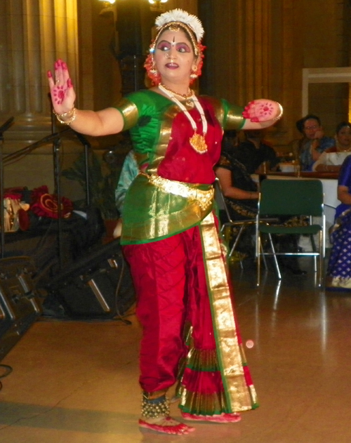Kalyani Veturi performed a traditional Kuchipudi dance (from Southern India) at the celebration of Deepavali (Diwali) the Festival of Lights in the Rotunda of Cleveland City Hall 