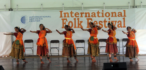 Shri Kalaa Mandir dance students