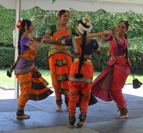 Anju Arakoni, Rajashree Hariprasad, Vibha Alangar and Apshara Ravichandran from the Nritya Gitanjali School of Dance and Music