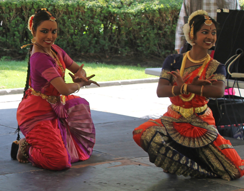 Anju Arakoni, Rajashree Hariprasad, Vibha Alangar and Apshara Ravichandran from the Nritya Gitanjali School of Dance and Music 