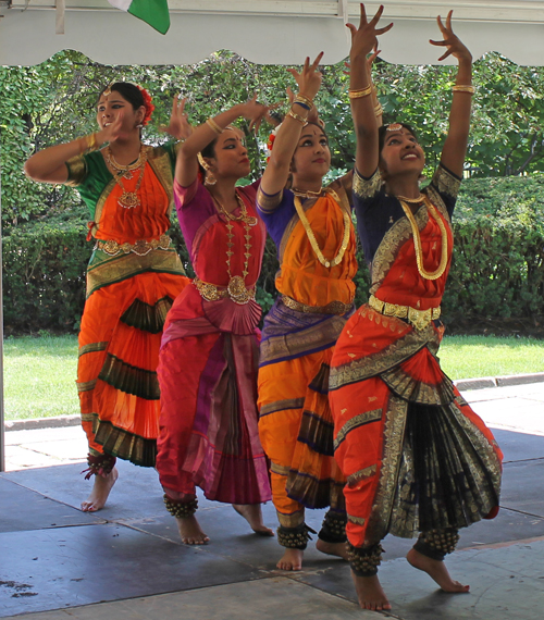 Anju Arakoni, Rajashree Hariprasad, Vibha Alangar and Apshara Ravichandran from the Nritya Gitanjali School of Dance and Music 