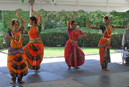 Anju Arakoni, Rajashree Hariprasad, Vibha Alangar and Apshara Ravichandran from the Nritya Gitanjali School of Dance and Music