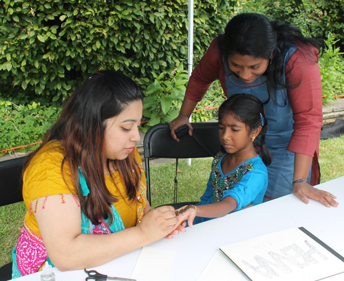 girl getting henna