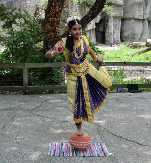 Deepa Manikandan performing Bharatanatyam dance from Tamil Nadu in southern India at the Cleveland Metroparks Zoo