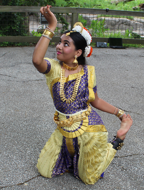 Deepa Manikandan performing Bharatanatyam dance from Tamil Nadu in southern India at the Cleveland Metroparks Zoo