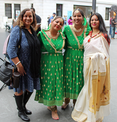 Asian Indian dancers at Cleveland Museum of Art