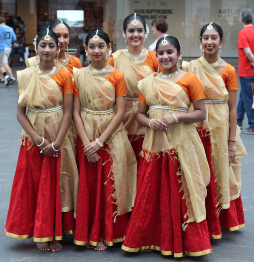 Asian Indian dancers at Cleveland Museum of Art