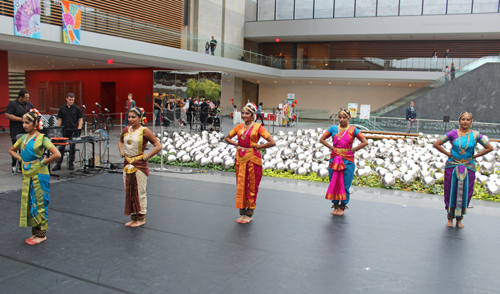 Nritya Gitanjali Indian dancers at Cleveland Museum of Art