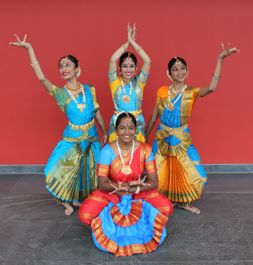 Asian Indian dancers at Cleveland Museum of Art