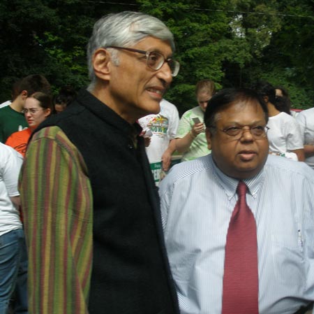 Rajmohan Gandhi in Cleveland Indian Cultural Gardens