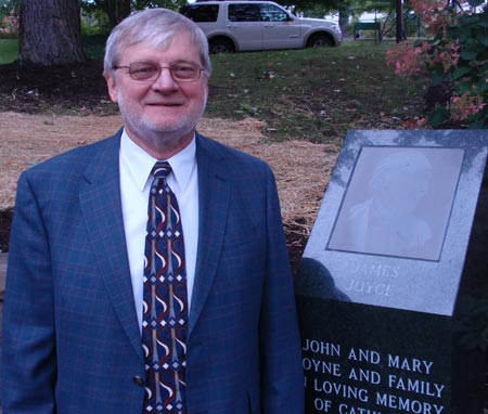 Jerry Quinn in front of the James Joyce monument