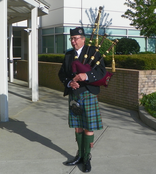 Bruce Grieg bagpiper