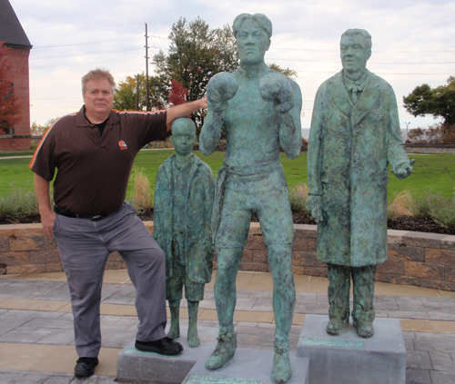 Dan Hanson at Johnny Kilbane statue
