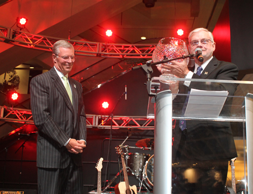 Gerry Quinn presents crystal bowl to Chris Connor