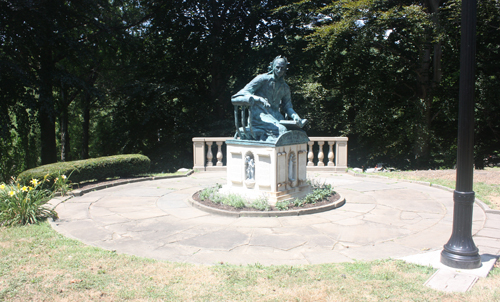 Dante Alighieri statue in Cleveland Italian Cultural Garden