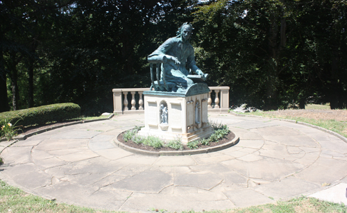 Dante Alighieri statue in Cleveland Italian Cultural Garden