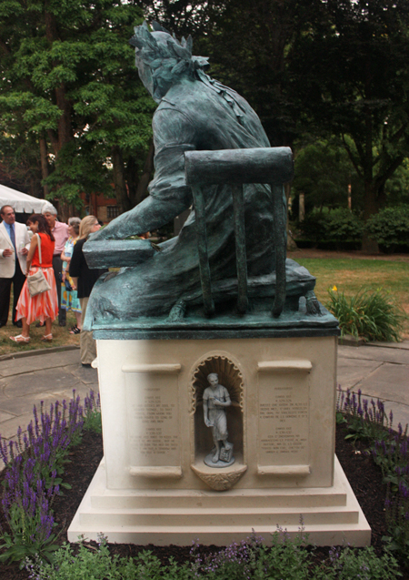 Dante Alighieri statue in Cleveland Italian Garden