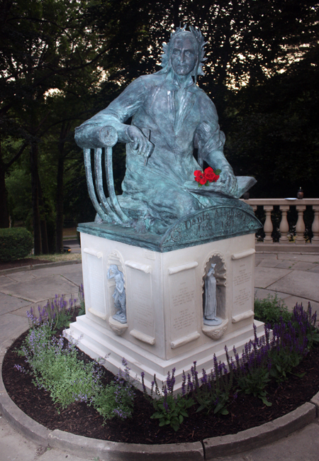 Dante Alighieri statue in Cleveland Italian Garden